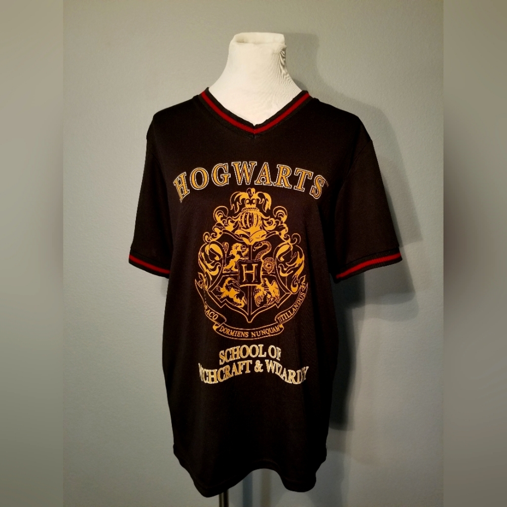 Universal Studios Harry Potter Black Vneck Jersey Size M